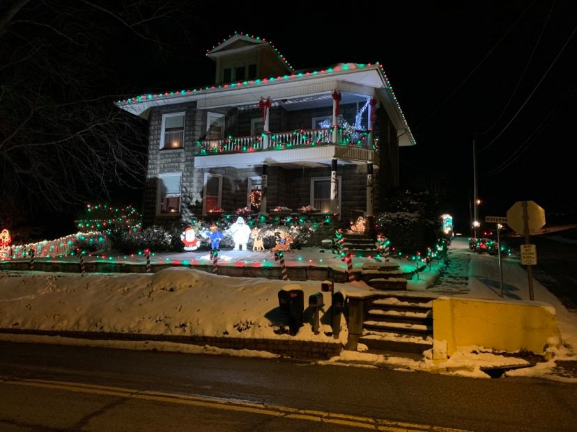 Move over Griswolds, the Pfalzgraf and Lucas families are here News